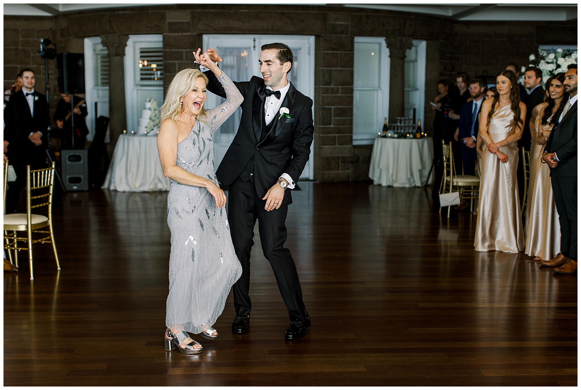 A Classic Newport Rhode Island Wedding at OceanCliff